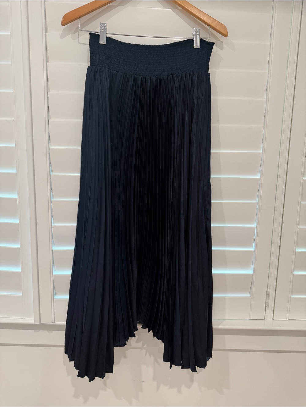 Elie Tahari Navy Pleated High-Low Skirt